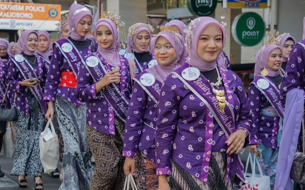 Thumbnail Dalam perjalanan, Beauty Muslimah Indonesia 2025 menyerap sejarah serta budaya di Keraton Yogyakarta. (Foto: Instagram @novaahmed__)