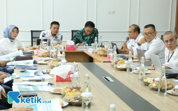 Thumbnail Berita - Bupati Bandung Minta Bapperida Fokus Program Perbaikan Infrastruktur dan Pendidikan