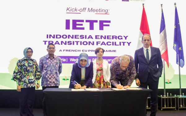 Thumbnail Berita - Sukseskan Program Transisi Energi, PLN Dapat Dana Hibah Senilai 6,5 Juta Euro di Peluncuran IETF