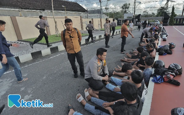 Thumbnail Berita - Polres Blitar Amankan Puluhan Pemuda Diduga dari Perguruan Silat yang Ganggu Ketertiban Umum