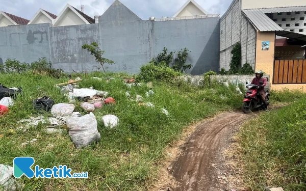 Thumbnail Berita - Mudahnya Menemukan Sampah Liar di Kota Malang, Ditegur Tetap Buang, Dilarang Tetap Datang