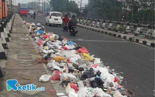 Efek Domino Sampah di Jembatan Gadang Kota Malang, Tumpukan Kecil Picu Timbunan Baru