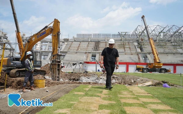 Thumbnail Berita - Pembangunan Stadion Gelora Jayati Dilanjutkan, Bupati Kediri Targetkan Rampung Tahun 2027