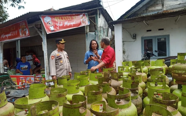 Thumbnail Berita - Antisipasi Kelangkaan, Polres Jepara Pastikan Pendistribusian LPG 3 Kg Tepat Sasaran