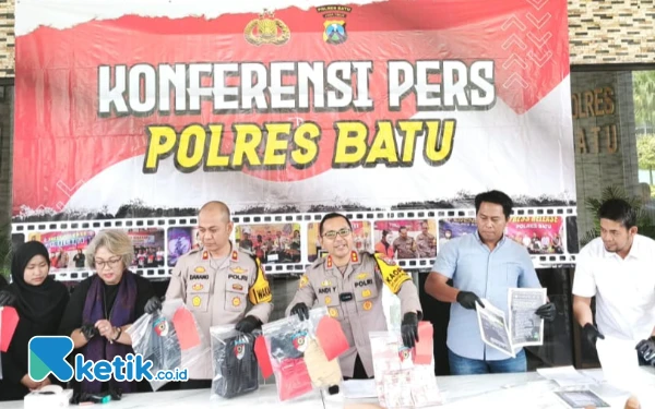 Thumbnail Berita - Kasus Pemerasan Pengasuh Pesantren di Batu: Polisi Lakukan OTT, Oknum Wartawan dan Aktivis Diciduk