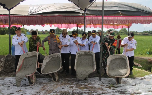 Thumbnail Berita - TMMD Sengkuyung 2025: TNI Bangun Infrastruktur dan Program Layanan Masyarakat di Desa Kendengsidialit Jepara