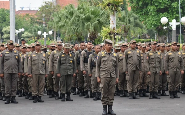 Thumbnail Berita - Antisipasi Gangguan Trantibum, Pemkot Surabaya Kerahkan Satpol PP Jelang Ramadhan