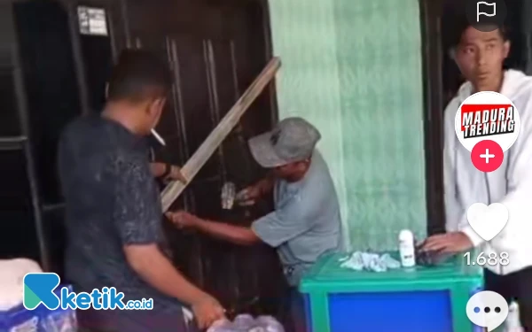 Thumbnail Berita - Diduga Kalah Taruhan Pilkada, Rumah Warga di Sampang Disegel