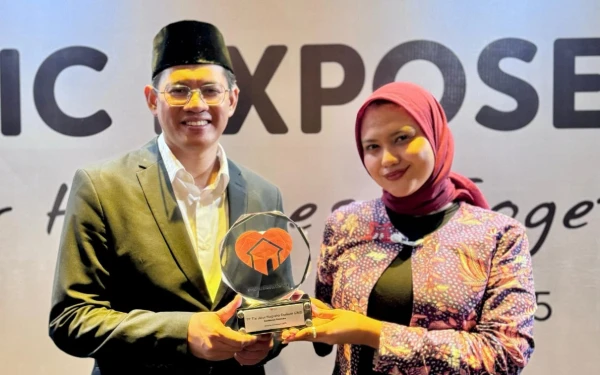 Thumbnail Berita - Bantu Warga Palestina, JNE Raih Happiness Awards 2025 dari Rumah Zakat Indonesia