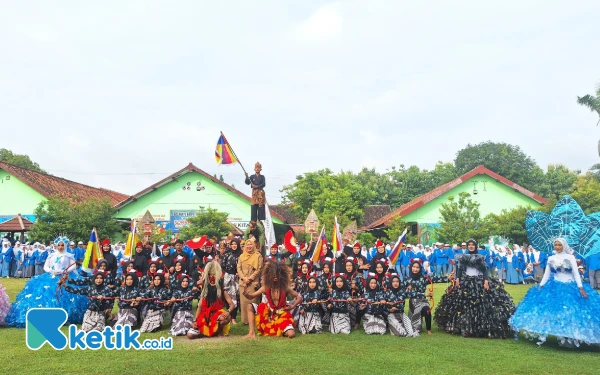 Thumbnail Berita - Raup Laba Rp7 Juta, Omzet DT SMAGAS Melejit di Pekan HUT ke-28 SMAN 1 Karas