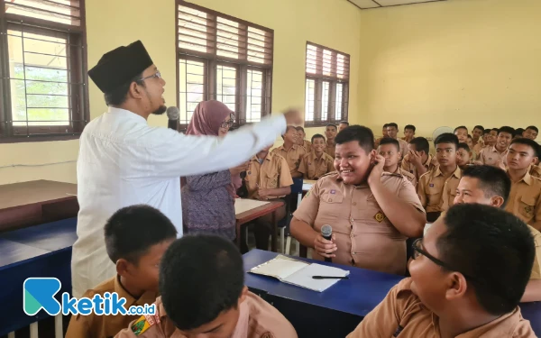 Thumbnail Berita - Kembangkan Tahsin Al-Qur'an, Tim Klinik Al-Fatihah BKPRMI Aceh Singkil Kunjungi SMPN 3 Gumer