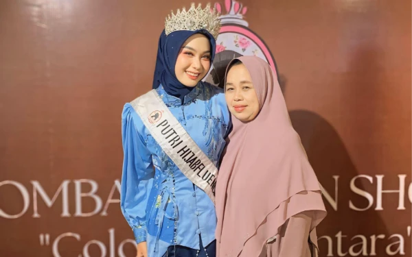 Thumbnail Berita - [Berita Foto] Winner Putri Hijabfluencer Riau 2024, Annisa Indriana Tampil Cantik Kala Jadi Juri Fashion Show