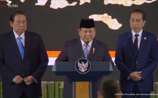 Thumbnail Berita - Ditemani SBY dan Jokowi, Prabowo Resmi Luncurkan Danantara