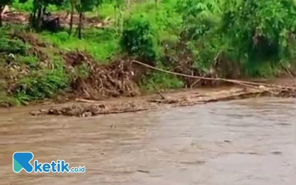 Thumbnail Berita - Banjir Lagi, Warga Satu Dusun di Kabupaten Probolinggo Kembali Terisolir