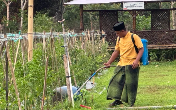 Thumbnail Berita - Wujudkan Eco Edufarming di Desa Bandangdaja Bangkalan, Pertamina Hulu Energi West Madura Offshore Raih Penghargaan Tertinggi KLHK 2024