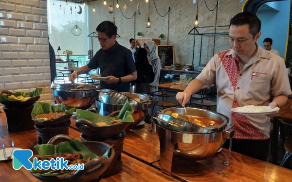 Thumbnail Berita - Rasakan Sensasi Berbuka Puasa Ala Kampoeng Ramadhan di Yello Hotel Jemursari