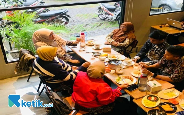 Thumbnail Berita - 5 Alasan Bukber di Ketik Kafe dan Literasi, Cobain Yuk