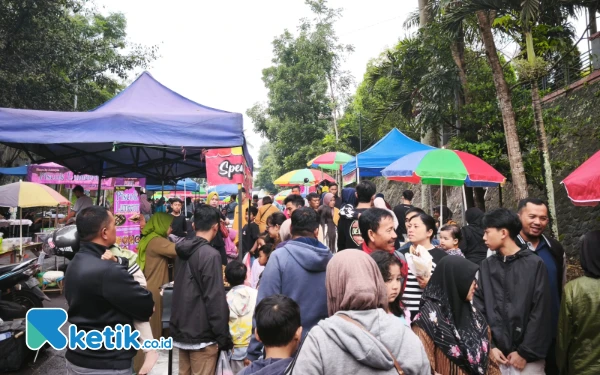 Thumbnail Berita - Hari Pertama Ramadhan, Pasar Takjil Kota Batu Diserbu Pengunjung