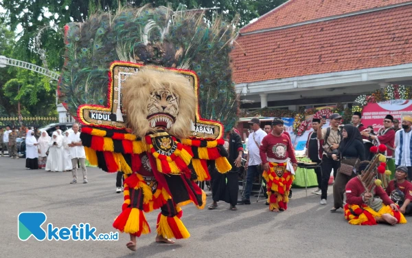 Pertunjukkan Budaya Sambut Gubernur Jawa Timur Khofifah di Grahadi Surabaya