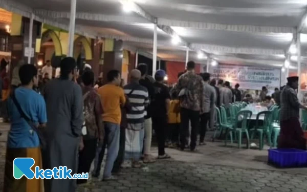 Thumbnail Berita - Masjid Agung An-Nur Kota Batu Siapkan Ratusan Porsi Makan Gratis Tiap Hari untuk Buka Puasa