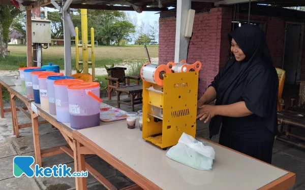 Thumbnail Berita - Minuman Segar Ala Kak Mia Laris Manis Selama Ramadhan, Es Melon dan Sere Lemon Jadi Incaran