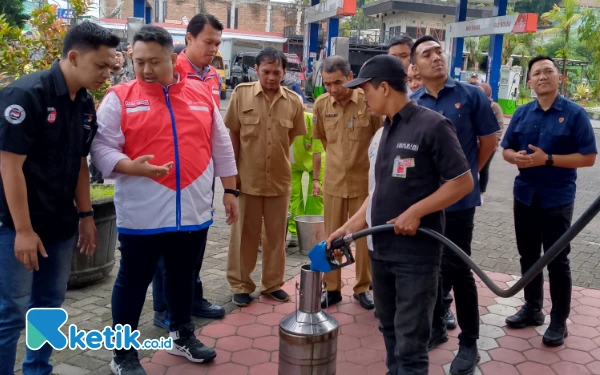 Foto Polres Malang dan Pertamina ketika sidak BBM. (Foto: Binar Gumilang/Ketik.co.id)