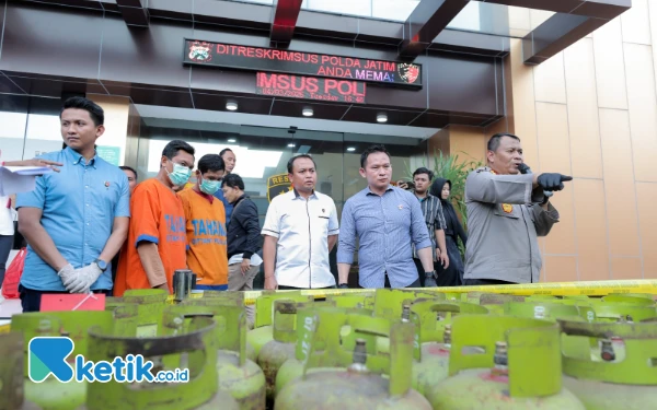 Thumbnail Berita - Polda Jatim Bongkar Pengoplosan Gas LPG Subsidi di Jombang, 4 Pelaku Diringkus