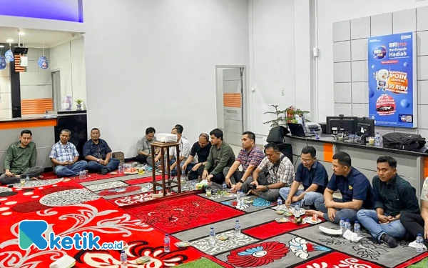 Thumbnail Berita - Bukber dengan Pegawai, Pimpinan BRI Kotapinang Sebut Momen Bertakwa dan Refleksi