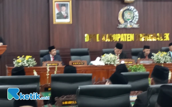 Thumbnail Berita - DPRD Trenggalek Gelar Paripurna Pembacaan Visi Misi Bupati 2024-2029, Singgung Efisiensi Anggaran