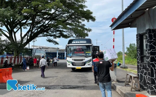 Thumbnail Berita - Pastikan Keamanan Armada Mudik, Dishub Kota Malang Lakukan Ramp Check Bus