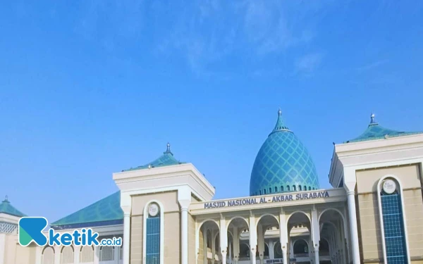 Thumbnail Berita - Mengulik Sejarah Masjid Al-Akbar Surabaya Beserta 7 Pendirinya