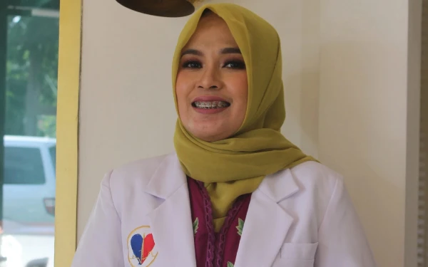 Foto Dokter spesialis jantung dan pembuluh darah, dr Meity Ardiana Sp JP(K) FIHA FICA FAsCC. (Foto: Humas Unair)