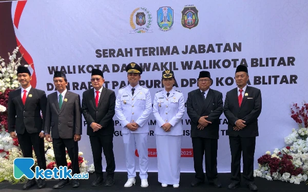 Thumbnail DPRD Kota Blitar Gelar Paripurna Sertijab Wali Kota dan Wakil Wali Kota Periode 2025-2030