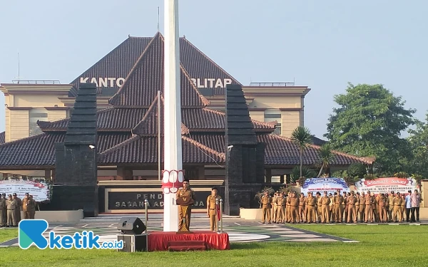 Thumbnail Berita - Bupati Blitar Pimpin Apel Perdana, Tegaskan Komitmen Wujudkan Kabupaten Berdaya dan Berjaya