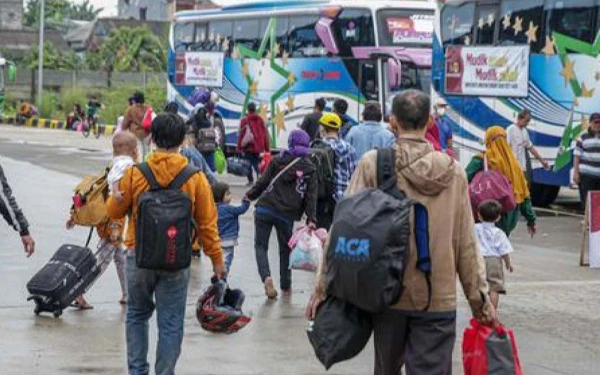 Thumbnail Berita - Dishub Jatim Gelar Mudik Gratis 2025, Cek Syarat dan Jadwalnya