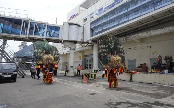 Thumbnail Berita - MV Viking Venus Kembali Sambangi Surabaya: Bukti Surabaya Makin Diminati Wisatawan Dunia