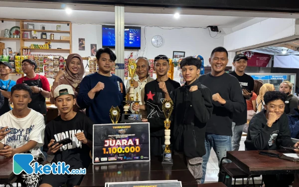 Thumbnail Berita - Wadahi Kreatifitas Anak Muda, Dul Aziz Gelar Turnamen Mobile Legend Piala Lurah Cemorokandang Kota Malang