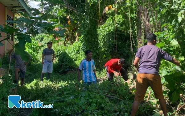 Antisipasi Banjir Susulan, Pemdes dan BPD Kupal Bersihkan Drainase Tersumbat