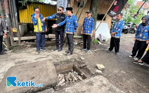 Jalan Soehat Langganan Banjir, Wali Kota Malang Dikejutkan Banyak Sampah Menyumbat Drainase