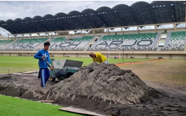 Foto Salahsatu sudut Stadion Maguwoharjo Sleman saat proses renovasi, 11 Januari 2025 lalu. (Foto: Fajar Rianto / Ketik.co.id)