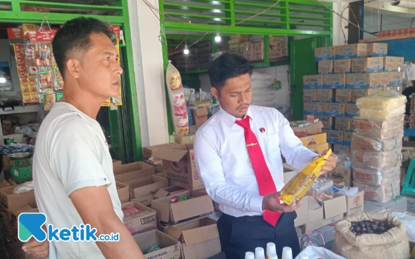 Thumbnail Pastikan Minyakita Tersedia dan Dijual Sesuai HET, Sat Reskrim Polres Abdya Monitor Pasar