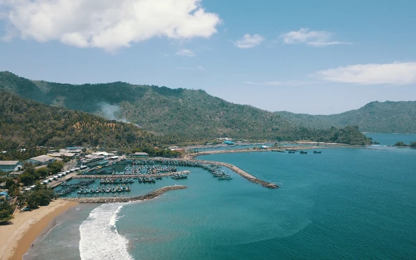 Thumbnail Berita - Pesona Wisata Pantai Prigi dan Pantai Pelang di Trenggalek, Yuk Liburan ke Sini