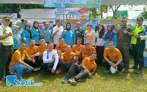 Foto Kolaborasi PPSC dengan SNI Cilacap, menjual ikan tuna murah di acara  Pasar murah, Selasa 18 Maret 2025. (Foto: Nani Eko/ketik.co.id)