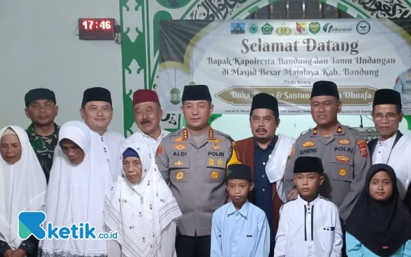 Thumbnail Kapolresta Bandung Hadiri Bukber dan Santunan Anak Yatim-Dhuafa