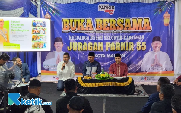 Thumbnail Ucapkan Terima Kasih, Wali Kota Maidi Buka Bersama Ratusan Jukir Se-Kota Madiun, Bagikan Parcel dan THR