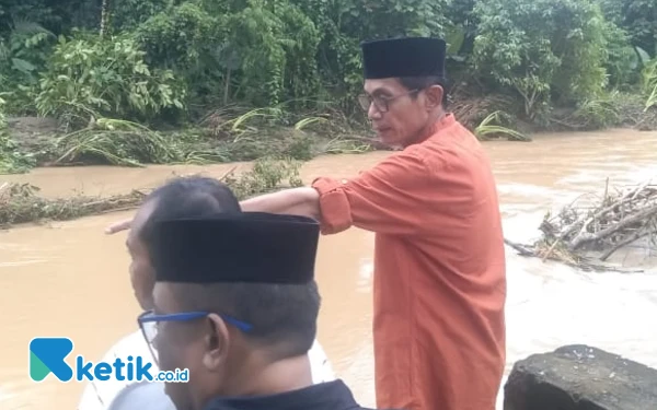 Thumbnail Berita - Wabup Helmi Dorong BPBD Halsel Percepat Penanggulangan dan Data Korban Banjir