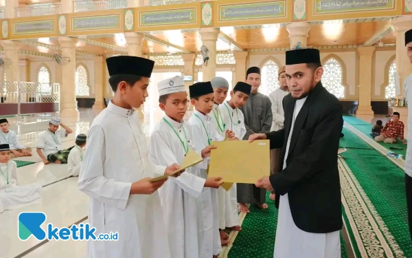 Thumbnail Penutupan Daurah Tahfidz Ramadhan, Ketua Badan Baitul Mal Simeulue Apresiasi Dedikasi Pembimbing