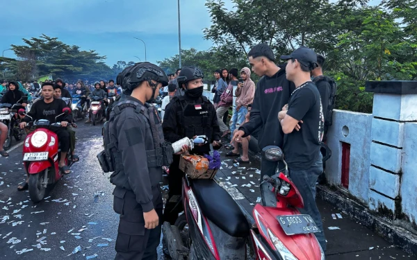 Thumbnail Berita - Marak Petasan, Polres Pekalongan Gelar Patroli di Wilayah Kesesi