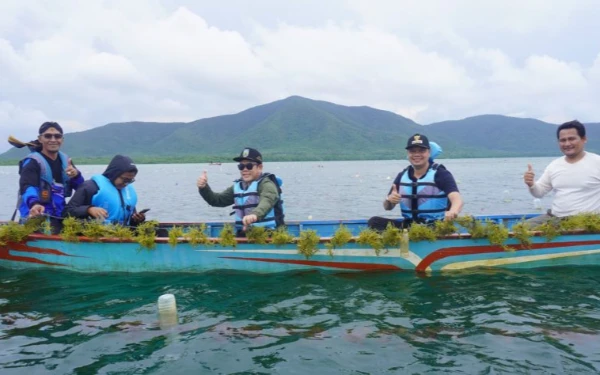 Thumbnail Berita - Karimunjawa Siap Jadi Sentra Rumput Laut, Bupati Jepara Targetkan Program Berkelanjutan