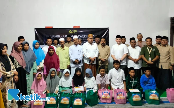 Thumbnail AJP Berbagi Kebahagiaan Bersama Anak Yatim, Dhuafa dan Marbot